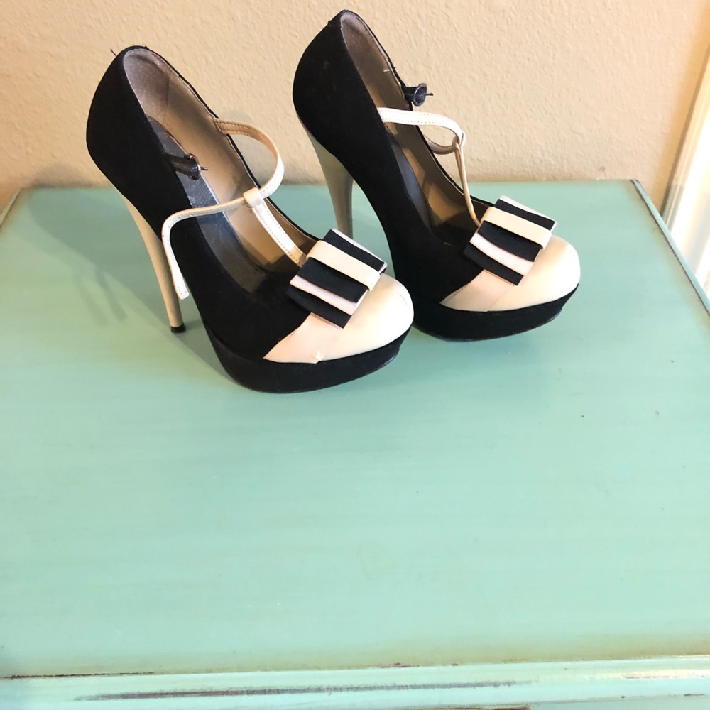 Pumps lot - Picture 7 of 8